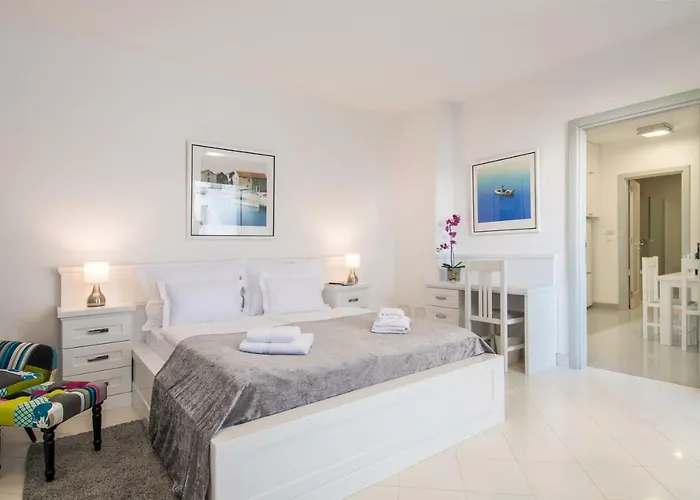 Apartament The Whitestone Split