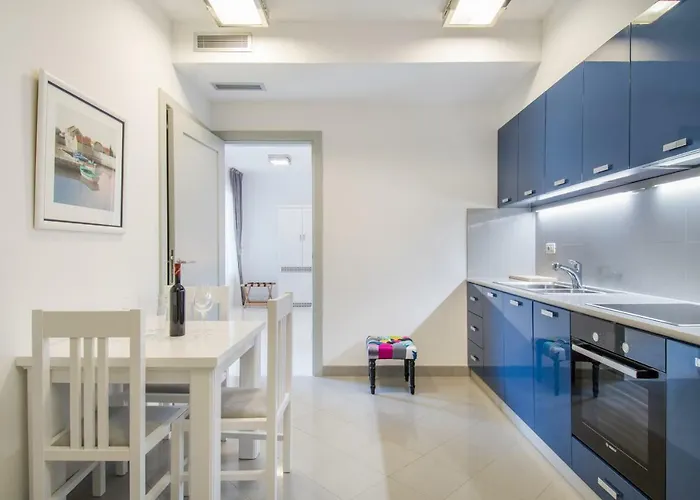 Apartament The Whitestone Split