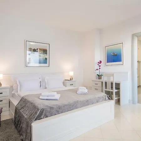 Apartment The Whitestone Split