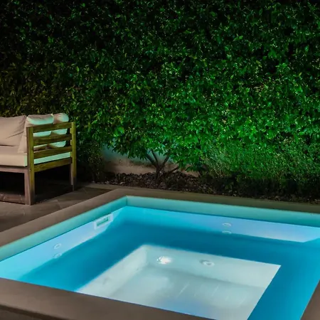 The Whitestone 아파트 스플리트