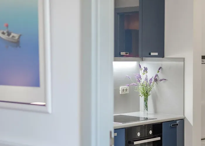 The Whitestone * Split