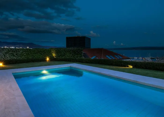 The Whitestone Apartamento Split